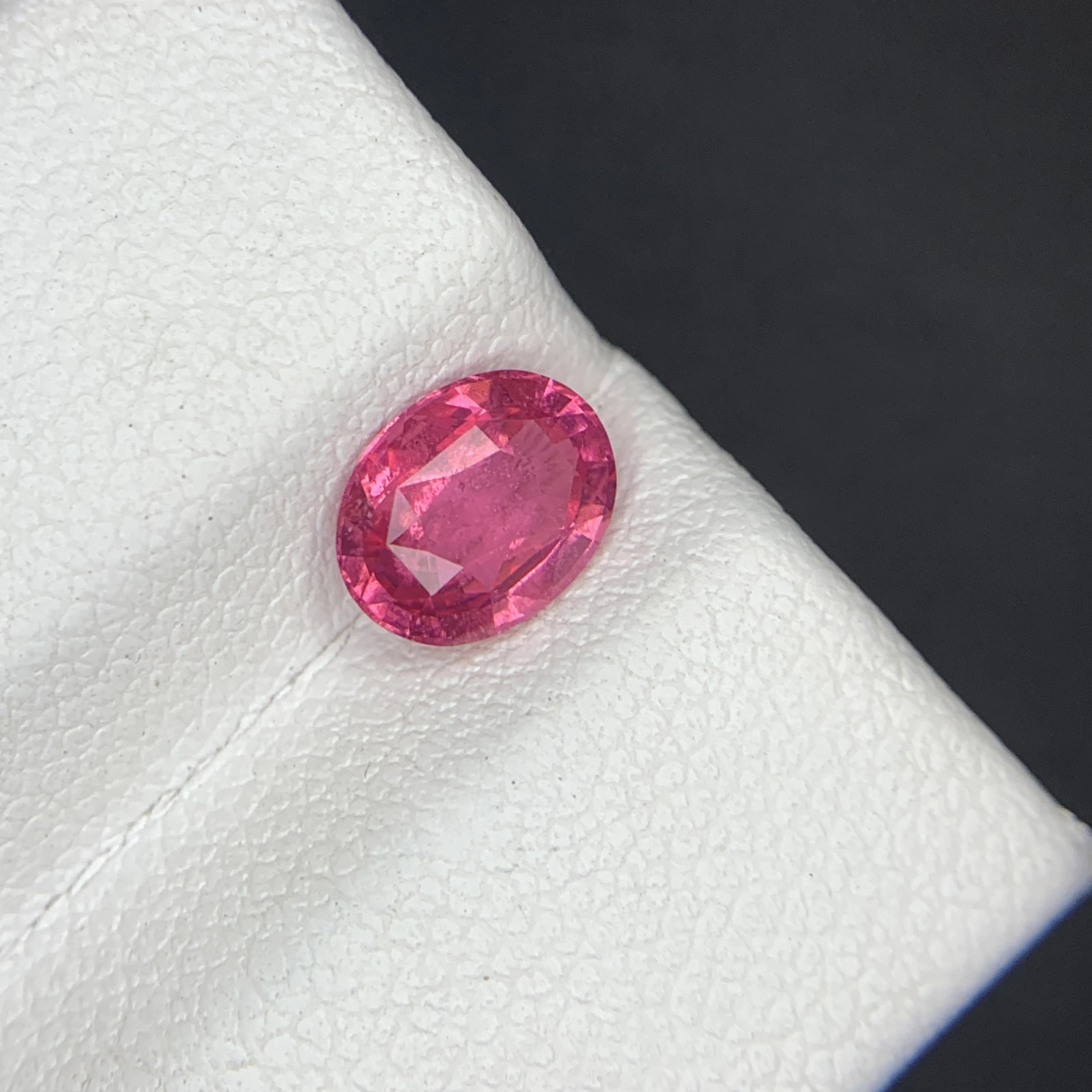 Natural Mahenge Spinel Vivid Pink 1.25 Carat Faceted Oval Shape Loose Gemstone — view 18